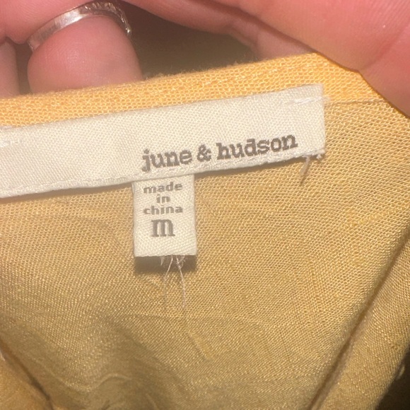 June & Hudson Womens Mustard Polyester Short Sleeve Button Front Crop Top Size M - Picture 7 of 8